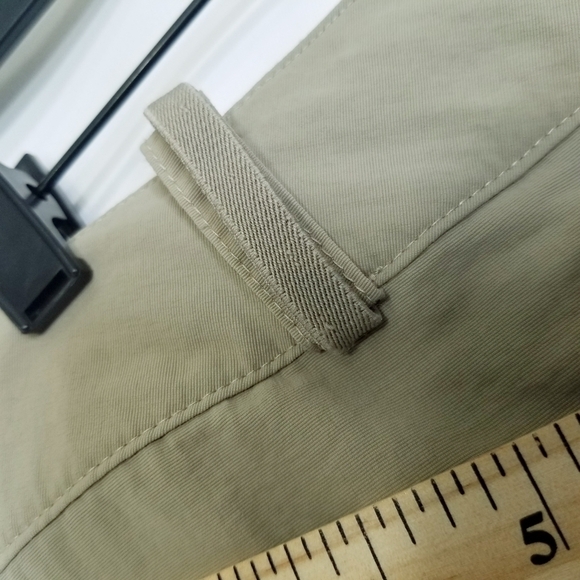 The North Face Convertible Shorts Pants in color‎ Khaki size 14 women's - Picture 11 of 16